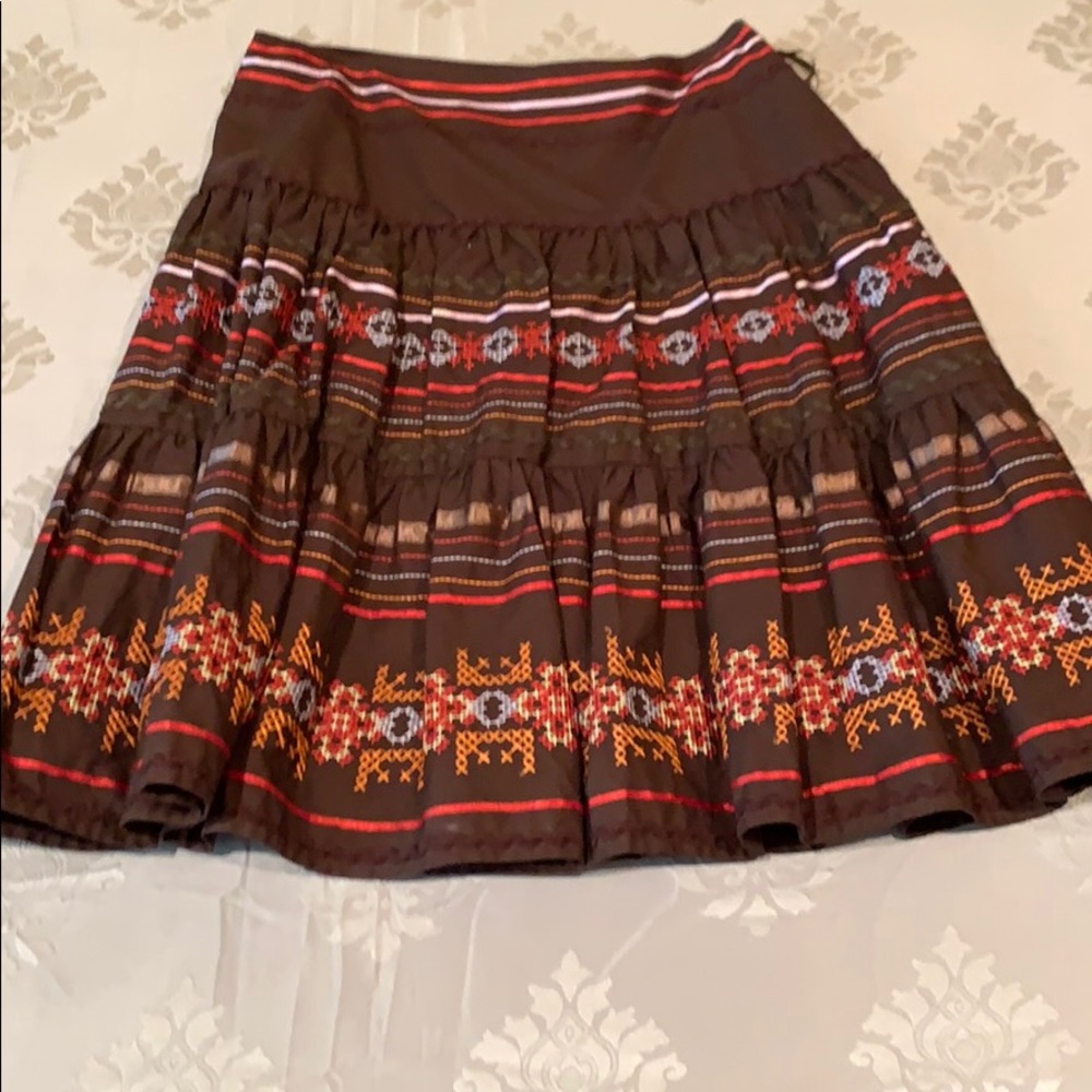 Embroidered skirt